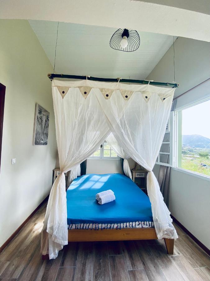 Chambre Et Sdb Privative Ylang Ylang Vue Mont Pelee Dans Maison Partagee Le Morne-Rouge Exterior photo